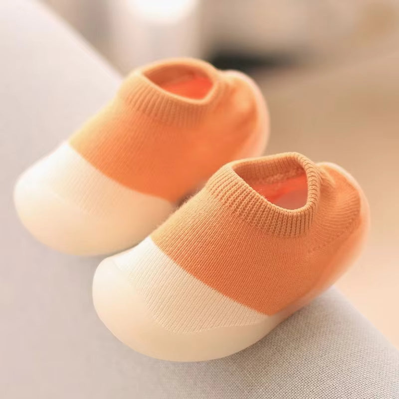 Weiche Lauflernschuhe für Babys – Rutschfeste Strickschuhe mit Gummisohle