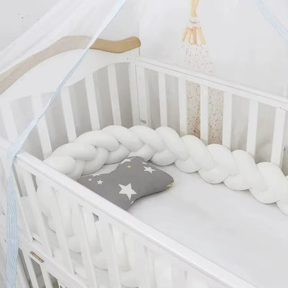 Kuschelige Babybett Stoßstange – Weiche Knoten-Kissen für sicheren Schlaf