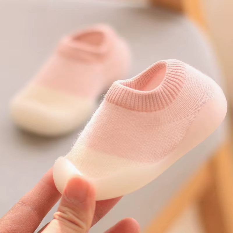 Weiche Lauflernschuhe für Babys – Rutschfeste Strickschuhe mit Gummisohle